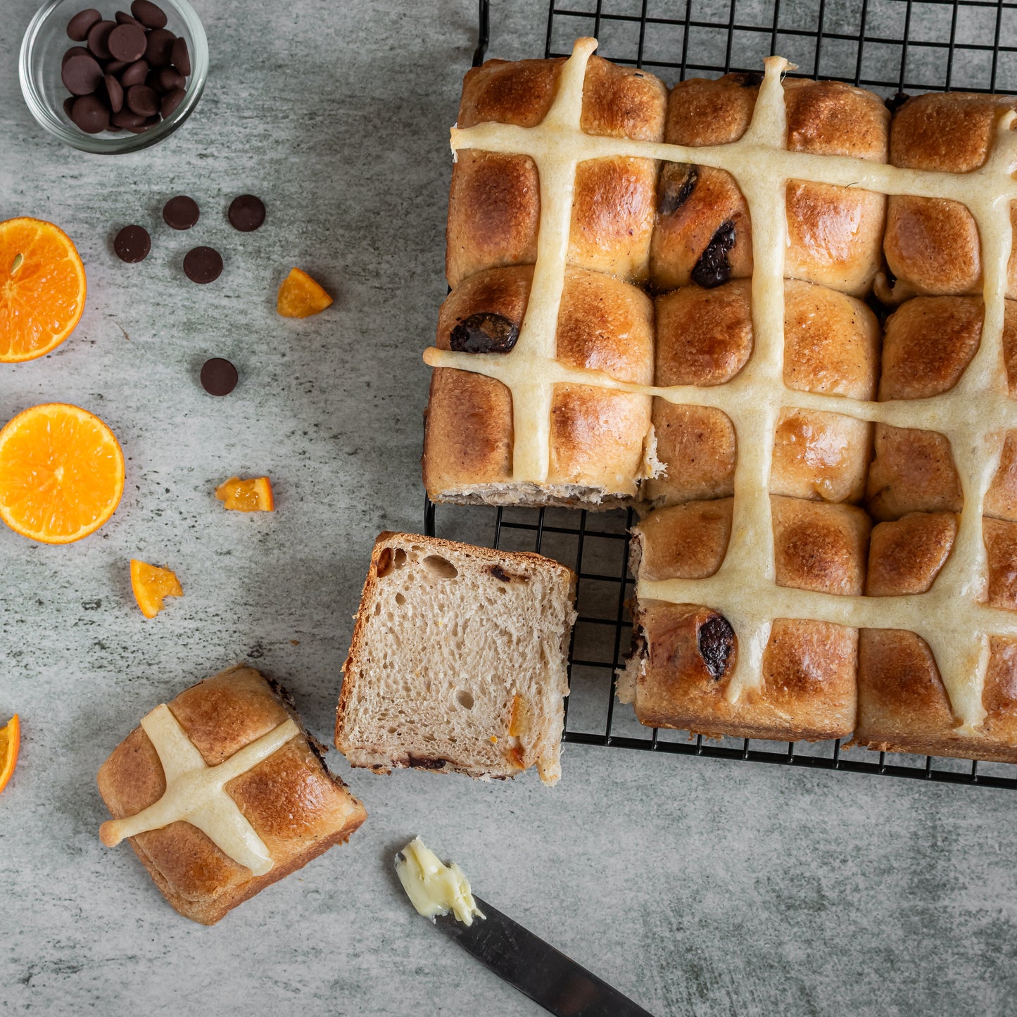Sourdough hot cross buns eggless