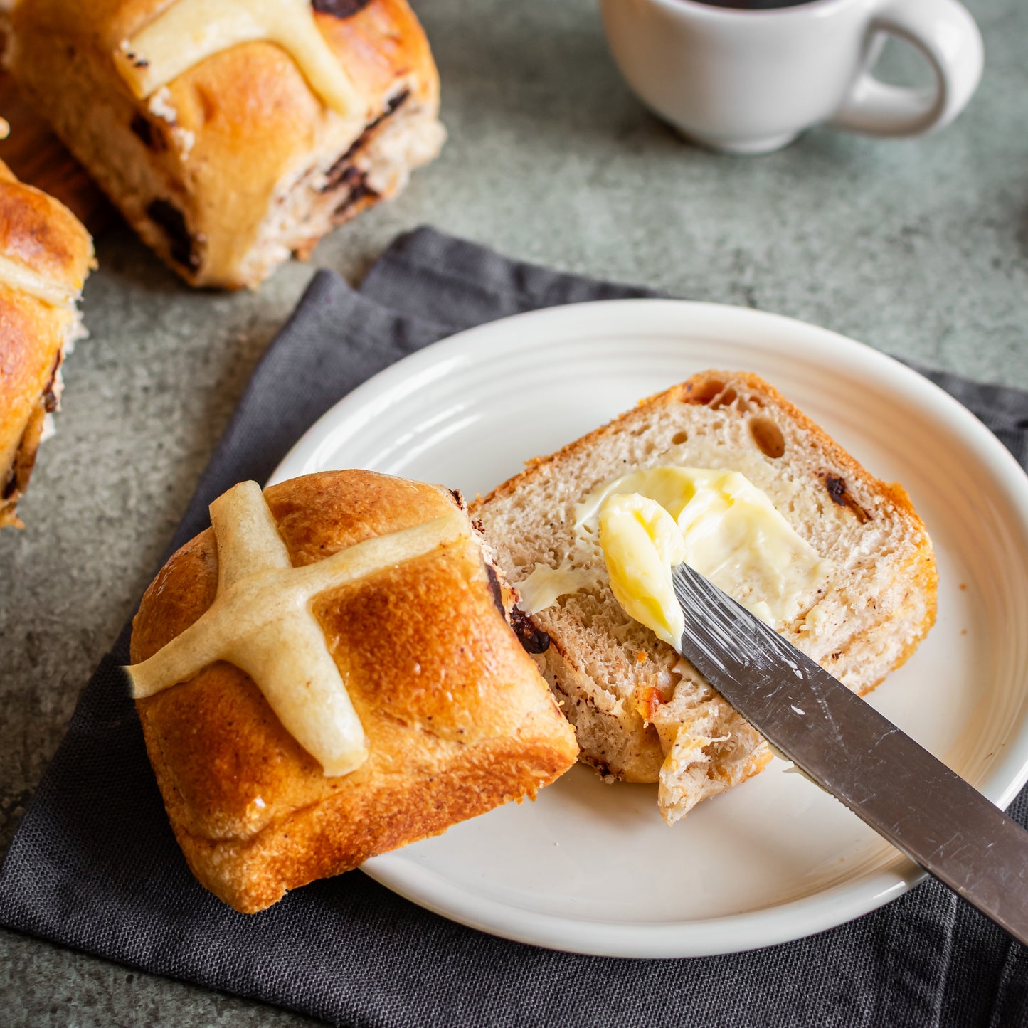 Sourdough hot cross buns eggless