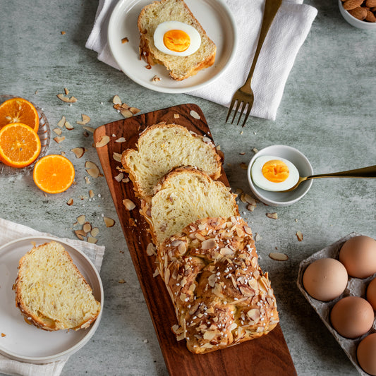 Almond and orange easter bread