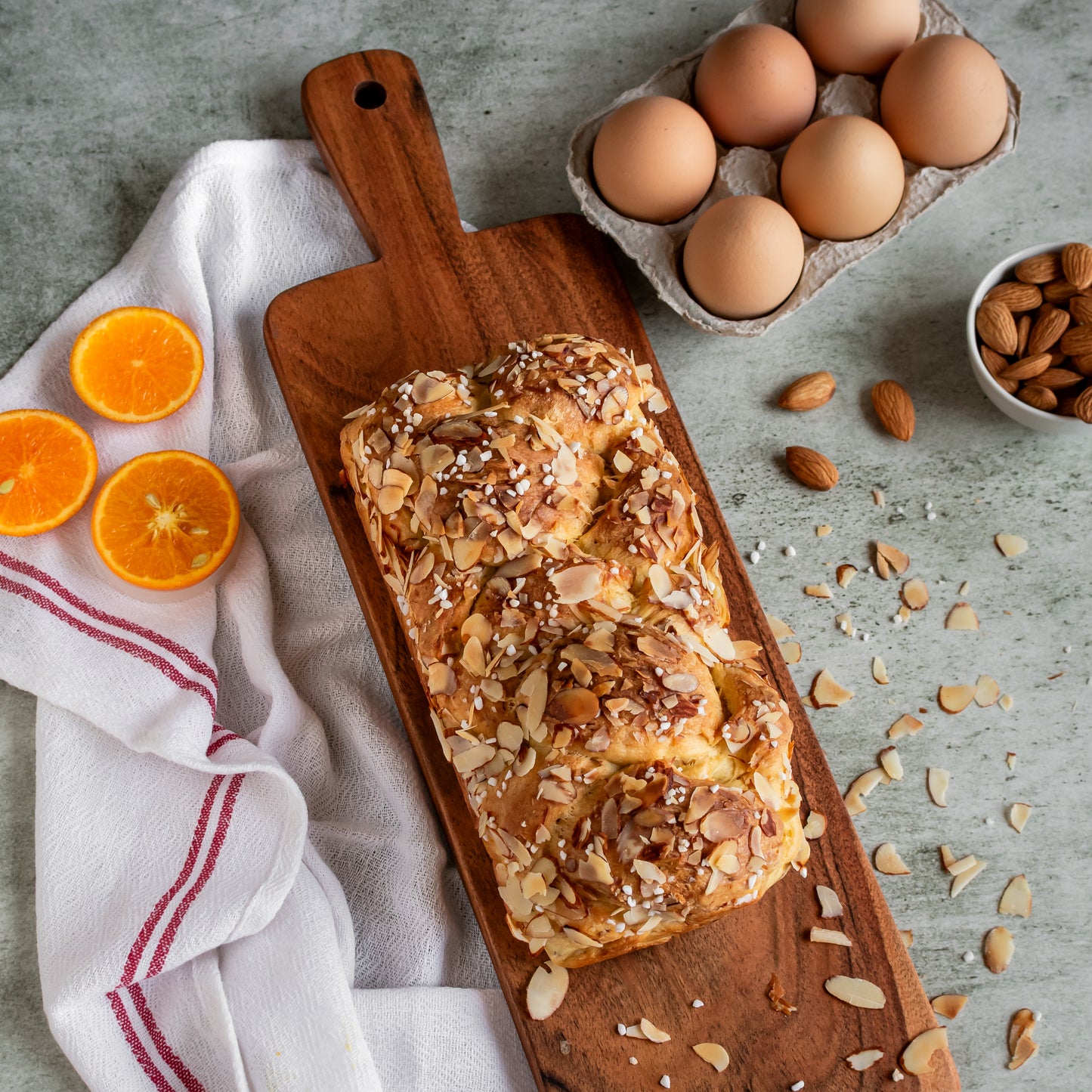 Almond and orange easter bread