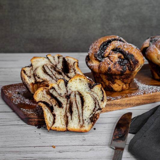 Dark chocolate knots